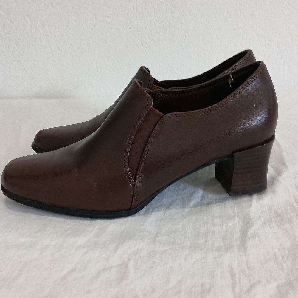 Liz Baker Brown Leather Slip On Heel